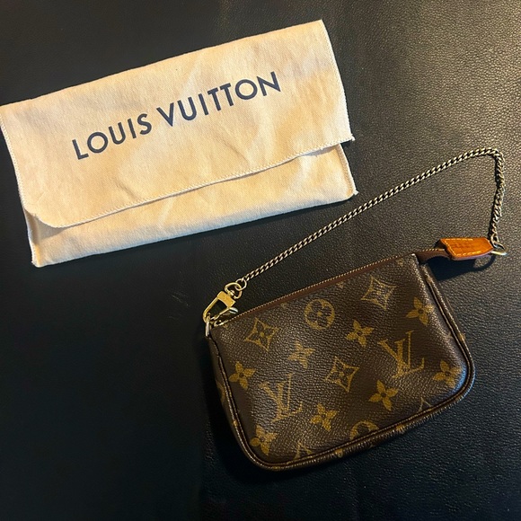 Louis Vuitton Pouchette - Picture 1 of 8